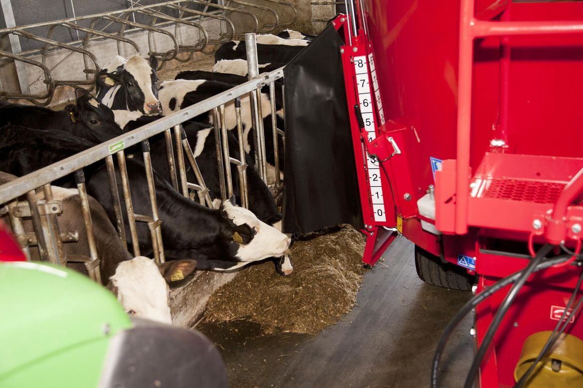 Prijs-opvragen-voor-kleine-voermengwagen