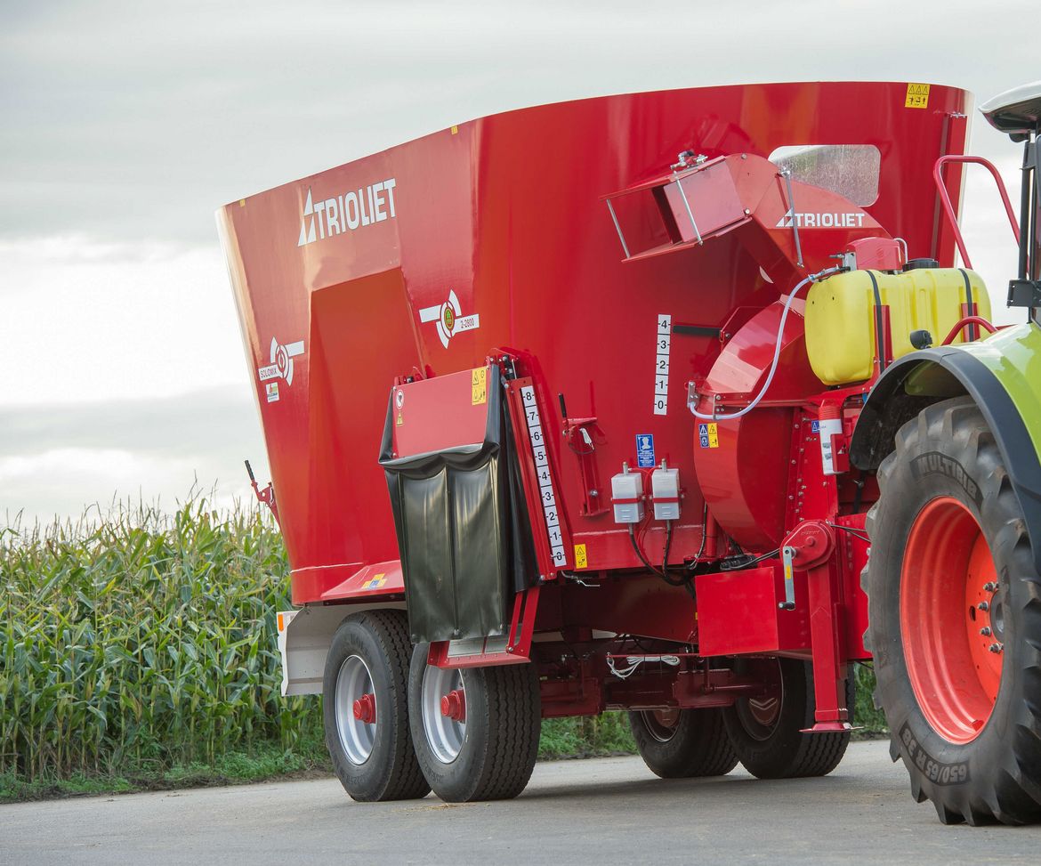 voermengwagen solomix instrooien stroverdeler