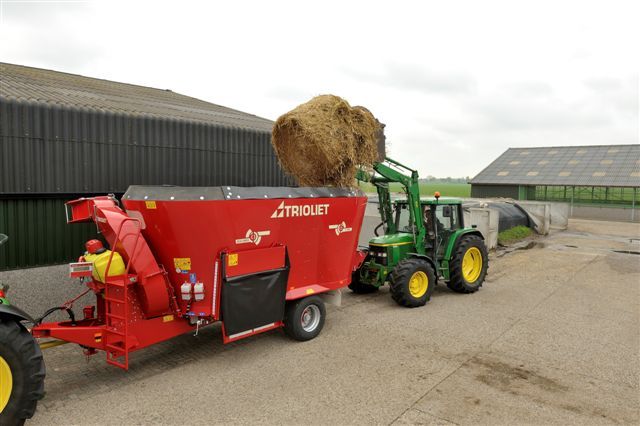 voermengwagen solomix instrooien stroverdeler